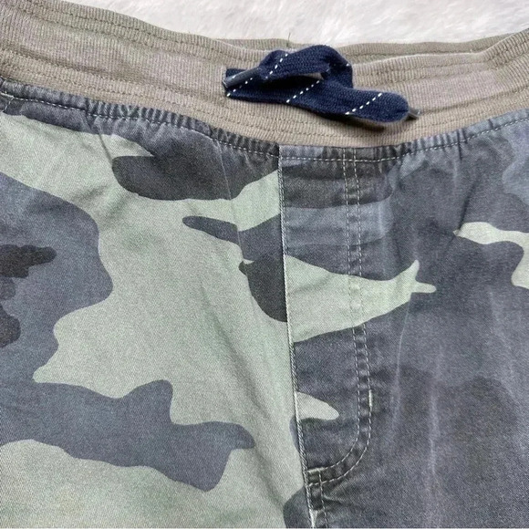 Simply Styled By Sears Camo Cargo Pants Size Large - Picture 3 of 16